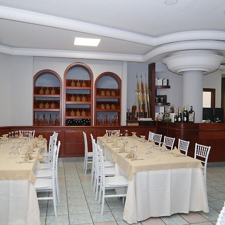 Hotel Stefano A Melito Меліто-ді-Наполі Екстер'єр фото