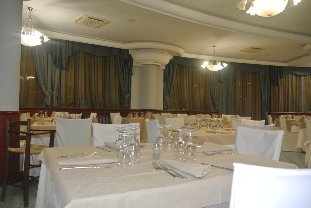 Hotel Stefano A Melito Меліто-ді-Наполі Екстер'єр фото