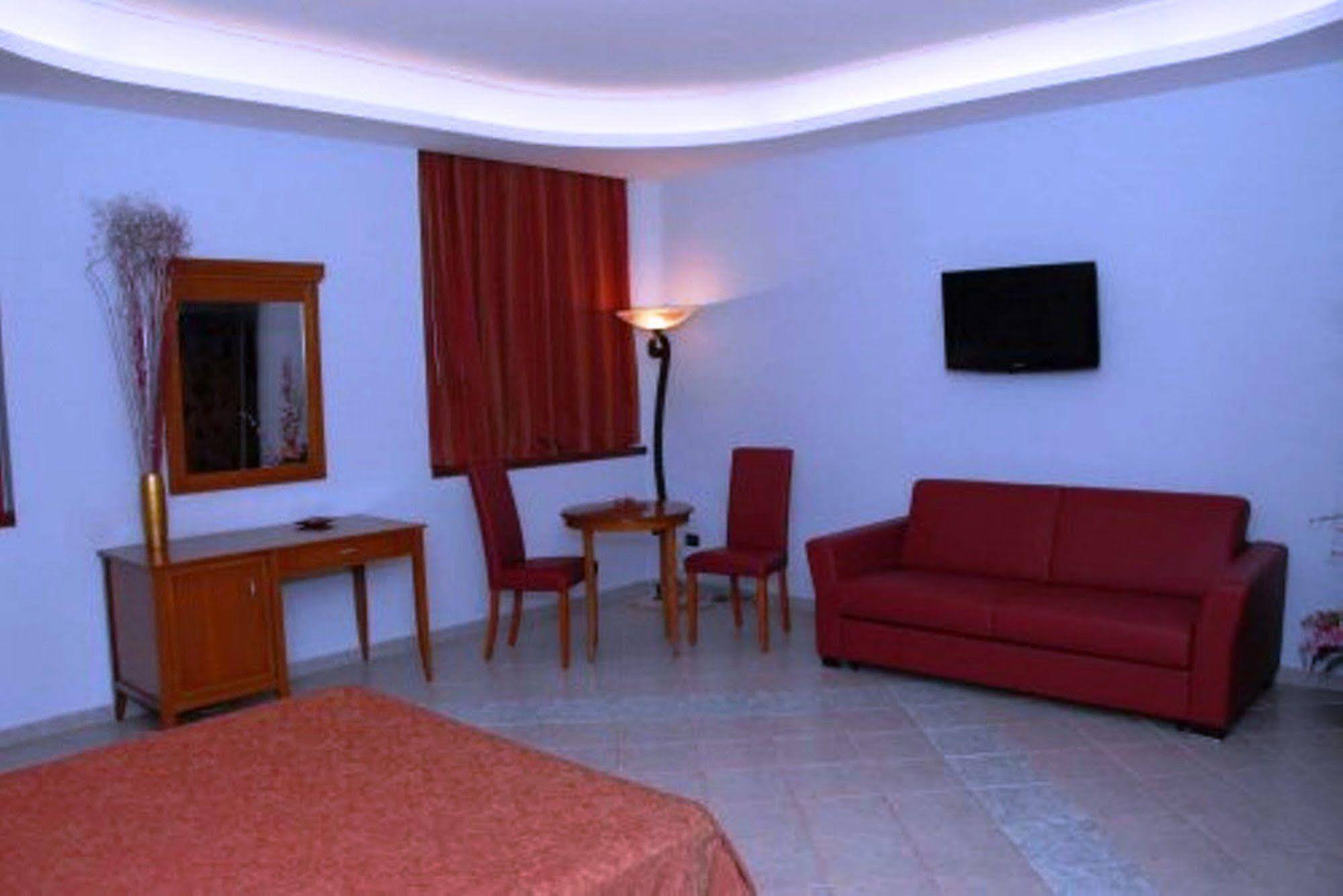 Hotel Stefano A Melito Меліто-ді-Наполі Екстер'єр фото